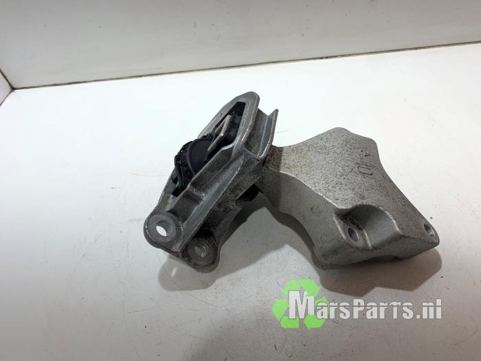 Usagé Support moteur Nissan Micra (K14) 1.0 IG-T 100 Prix € 50,00 Règlement à la marge proposé par Autodemontagebedrijf De Mars