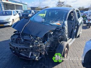 Usados Bomba eléctrica de combustible Toyota Yaris II (P9) 1.3 16V VVT-i Precio € 80,00 Norma de margen ofrecido por Autodemontagebedrijf De Mars