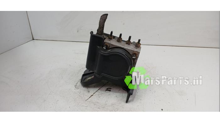 Używane Pompa ABS Opel Corsa D 1.4 16V Twinport Cena € 125,00 Procedura marży oferowane przez Autodemontagebedrijf De Mars