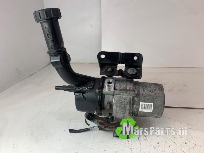 Begagnade Servostyrningspump Peugeot Partner (GC/GF/GG/GJ/GK) 1.6 HDI 75 Phase 1 Pris € 300,00 Marginaltabell erbjuds av Autodemontagebedrijf De Mars