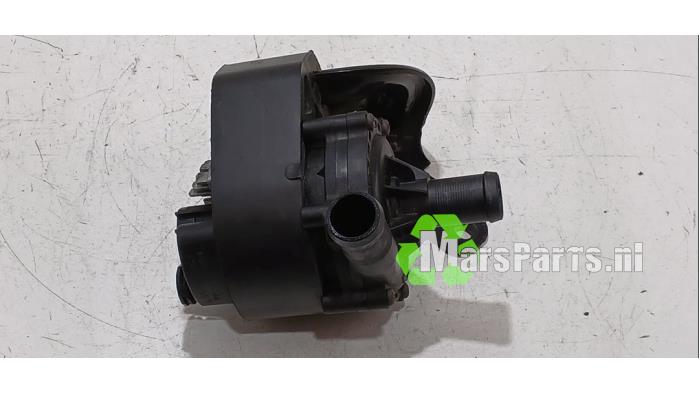 Begagnade Extra vattenpump Tesla Model S 85D Pris € 55,00 Marginaltabell erbjuds av Autodemontagebedrijf De Mars