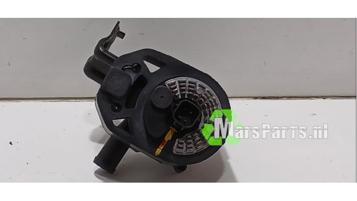 Begagnade Extra vattenpump Tesla Model S 85D Pris € 55,00 Marginaltabell erbjuds av Autodemontagebedrijf De Mars