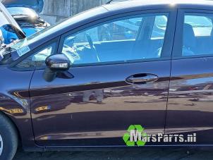 Begagnade Dörr, 4-dörrars, vänster fram Ford Fiesta 6 (JA8) 1.6 TDCi 16V Pris € 100,00 Marginaltabell erbjuds av Autodemontagebedrijf De Mars