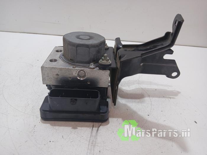 Begagnade ABS-pump Nissan Micra (K13) 1.2 12V Pris € 75,00 Marginaltabell erbjuds av Autodemontagebedrijf De Mars