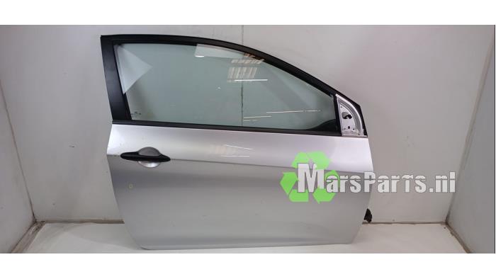 Begagnade Dörr, 2-dörrars, höger Kia Picanto (TA) 1.2 16V Pris € 120,00 Marginaltabell erbjuds av Autodemontagebedrijf De Mars