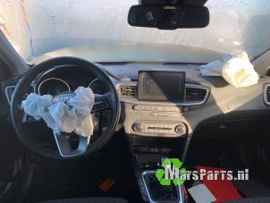 Usados Volante Kia Ceed (CDB5/CDBB) 1.6 CRDi 16V 115 Precio € 150,00 Norma de margen ofrecido por Autodemontagebedrijf De Mars