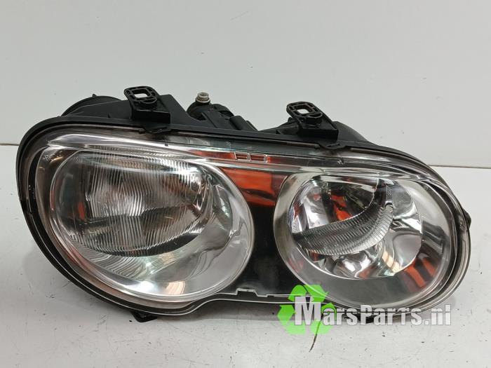 Używane Reflektor prawy Rover 25 1.4 16V Cena € 35,00 Procedura marży oferowane przez Autodemontagebedrijf De Mars