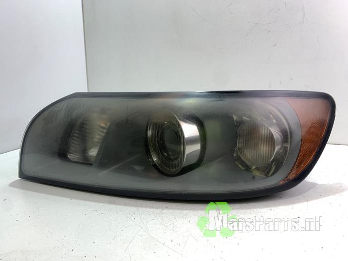 Gebrauchte Scheinwerfer links Volvo V50 (MW) 2.0 D 16V Preis € 50,00 Margenregelung angeboten von Autodemontagebedrijf De Mars