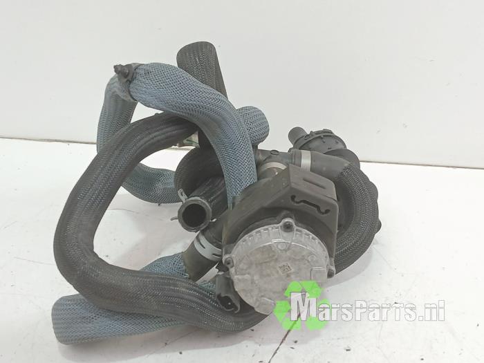 Begagnade Extra vattenpump Renault Talisman (RFDL) 2.0 Blue dCi 160 Pris € 40,00 Marginaltabell erbjuds av Autodemontagebedrijf De Mars