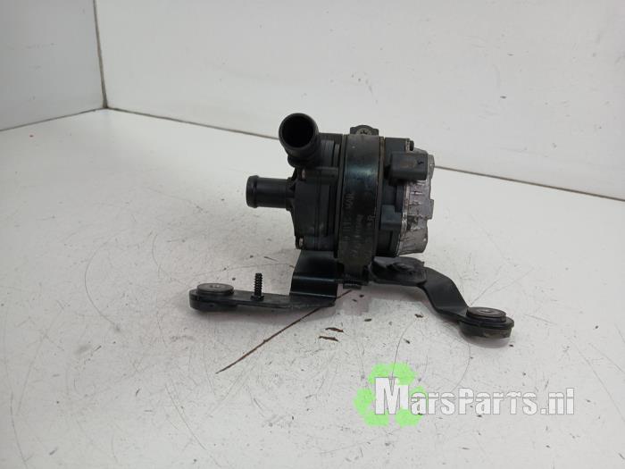 Begagnade Vattenpump Volkswagen Crafter (SY) 2.0 TDI FWD Pris € 30,00 Marginaltabell erbjuds av Autodemontagebedrijf De Mars