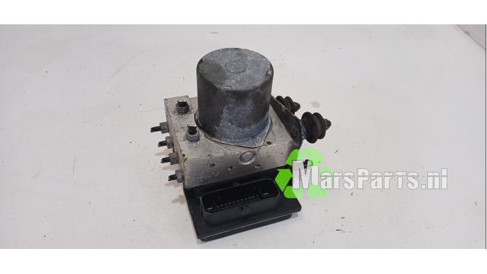 Begagnade ABS-pump Audi A4 Avant (B8) 1.8 TFSI 16V Pris € 90,00 Marginaltabell erbjuds av Autodemontagebedrijf De Mars