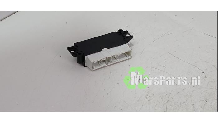 Begagnade PDC-modul Volkswagen Golf Sportsvan (AUVS) 1.4 TSI 16V Pris € 36,00 Marginaltabell erbjuds av Autodemontagebedrijf De Mars