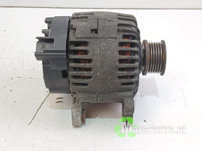 Begagnade Dynamo Volkswagen Polo V (6R) 1.4 16V Pris € 35,00 Marginaltabell erbjuds av Autodemontagebedrijf De Mars