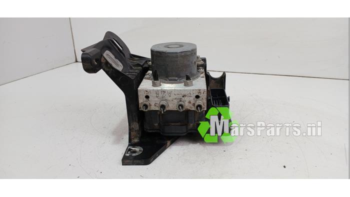 Begagnade ABS-pump Opel Corsa E 1.3 CDTi 16V ecoFLEX Pris € 100,00 Marginaltabell erbjuds av Autodemontagebedrijf De Mars