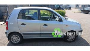 Gebrauchte Stoßdämpferstrebe rechts vorne Hyundai Atos 1.1 12V Preis € 35,00 Margenregelung angeboten von Autodemontagebedrijf De Mars