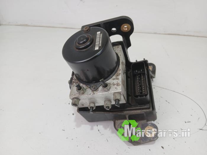 Usagé Bloc ABS Opel Astra H SW (L35) 1.7 CDTi 16V Prix € 80,00 Règlement à la marge proposé par Autodemontagebedrijf De Mars
