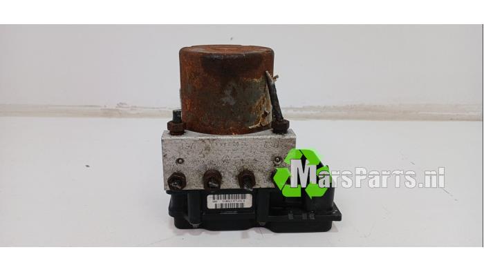 Usagé Bloc ABS Renault Master III (FV) 2.3 dCi 100 16V FWD Prix € 75,00 Règlement à la marge proposé par Autodemontagebedrijf De Mars