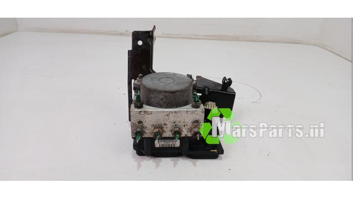 Begagnade ABS-pump Dacia Sandero I (BS) 1.4 Pris € 85,00 Marginaltabell erbjuds av Autodemontagebedrijf De Mars