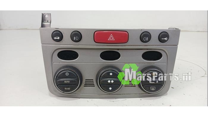 Begagnade Värmekontrollpanel Alfa Romeo 147 (937) 1.6 HP Twin Spark 16V Pris € 35,00 Marginaltabell erbjuds av Autodemontagebedrijf De Mars