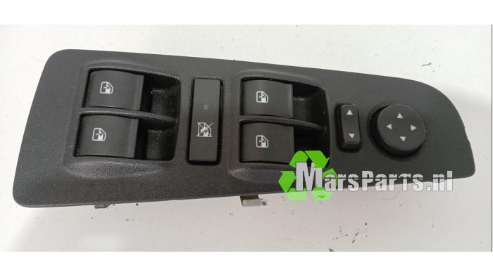 Usados Interruptor combinado de ventanillas Fiat Bravo (198A) 1.4 T-Jet 16V 150 Precio € 50,00 Norma de margen ofrecido por Autodemontagebedrijf De Mars