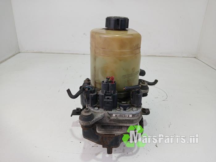 Usagé Pompe de direction Ford C-Max (DM2) 2.0 16V Prix € 65,00 Règlement à la marge proposé par Autodemontagebedrijf De Mars