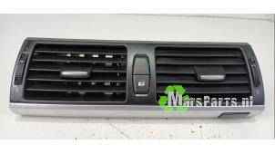 Gebrauchte Luftgitter Armaturenbrett BMW X5 (E70) xDrive 40d 3.0 24V Preis € 50,00 Margenregelung angeboten von Autodemontagebedrijf De Mars