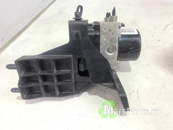 Begagnade ABS-pump Opel Zafira Tourer (P12) 1.4 Turbo 16V Bi-Fuel ecoFLEX Pris € 125,00 Marginaltabell erbjuds av Autodemontagebedrijf De Mars