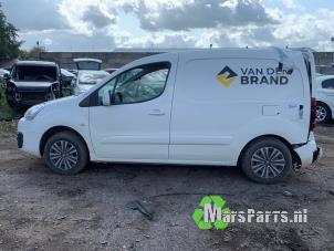 Used Adblue Tank Peugeot Partner (GC/GF/GG/GJ/GK) 1.6 BlueHDi 100 Price € 500,00 Margin scheme offered by Autodemontagebedrijf De Mars