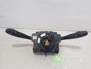 Gebrauchte Kombischalter Lenksäule Peugeot 206 (2A/C/H/J/S) 1.4 XR,XS,XT,Gentry Preis € 140,00 Margenregelung angeboten von Autodemontagebedrijf De Mars