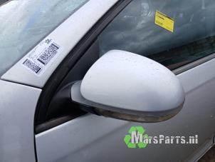 Usagé Rétroviseur extérieur gauche Volkswagen Jetta III (1K2) 1.6 Prix € 40,00 Règlement à la marge proposé par Autodemontagebedrijf De Mars