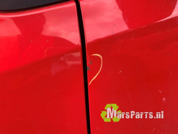 Dörr, 4-dörrars, vänster fram från en Daihatsu Sirion 2 (M3) 1.0 12V DVVT 2007