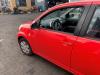 Dörr, 4-dörrars, vänster fram från en Daihatsu Sirion 2 (M3) 1.0 12V DVVT 2007