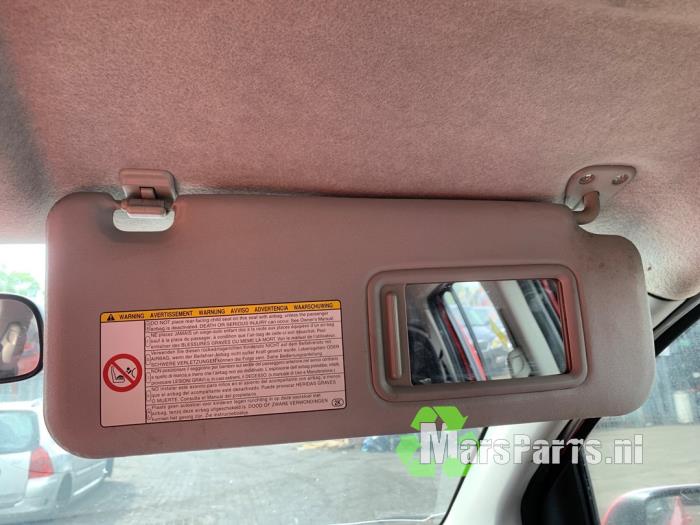 Solskydd från en Daihatsu Sirion 2 (M3) 1.0 12V DVVT 2007