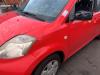 Framskärm, vänster från en Daihatsu Sirion 2 (M3) 1.0 12V DVVT 2007