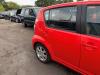 Bakdörr, 4-dörrars, höger från en Daihatsu Sirion 2 (M3) 1.0 12V DVVT 2007