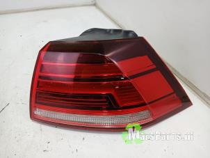 Używane Tylne swiatlo pozycyjne prawe Volkswagen Golf VII (AUA) 1.6 TDI BMT 16V Cena € 75,00 Procedura marży oferowane przez Autodemontagebedrijf De Mars