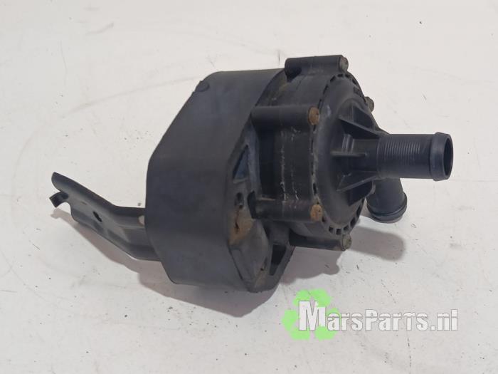 Begagnade Extra vattenpump Tesla Model S 85 Pris € 50,00 Marginaltabell erbjuds av Autodemontagebedrijf De Mars