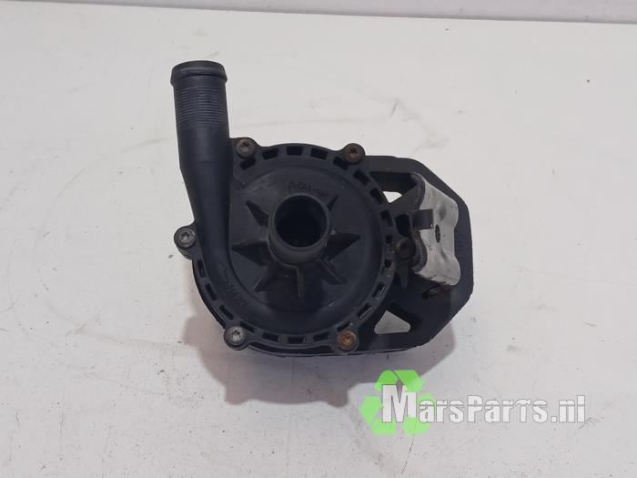 Begagnade Extra vattenpump Tesla Model S 85 Pris € 50,00 Marginaltabell erbjuds av Autodemontagebedrijf De Mars