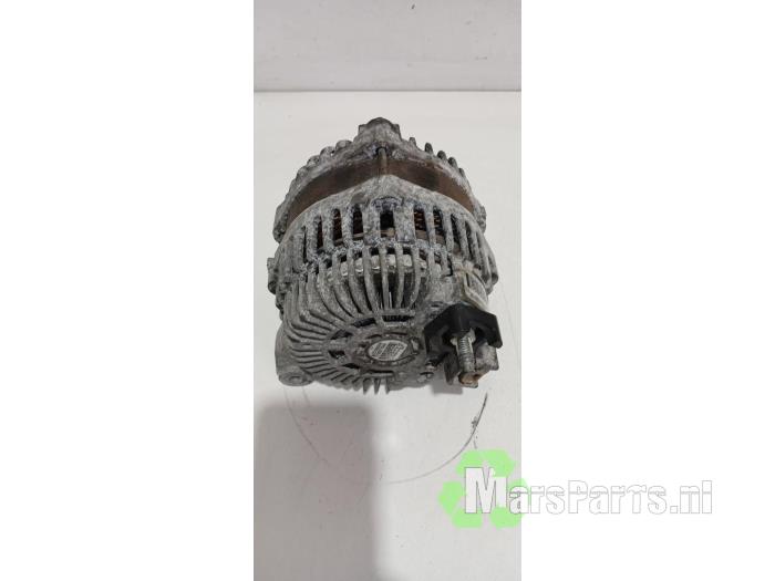 Dynamo van een Renault Megane III Grandtour (KZ) 1.4 16V TCe 130 2010