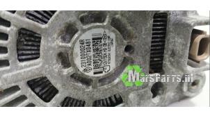 Dynamo van een Renault Megane III Grandtour (KZ) 1.4 16V TCe 130 2010