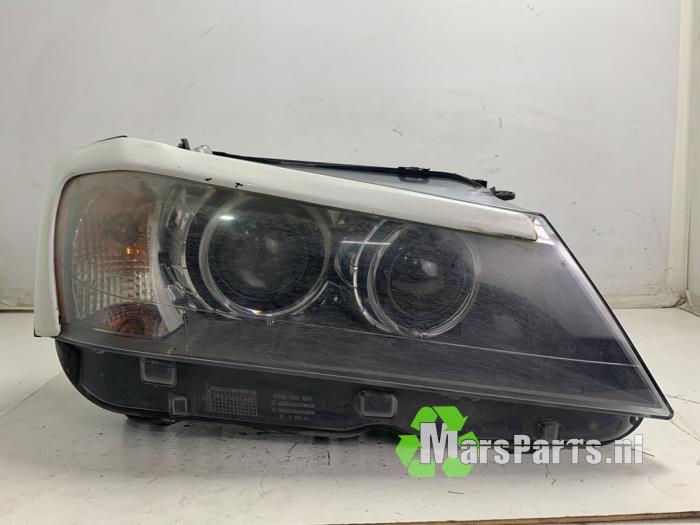Używane Reflektor prawy BMW X3 (F25) xDrive35i 3.0 24V Cena € 700,00 Procedura marży oferowane przez Autodemontagebedrijf De Mars