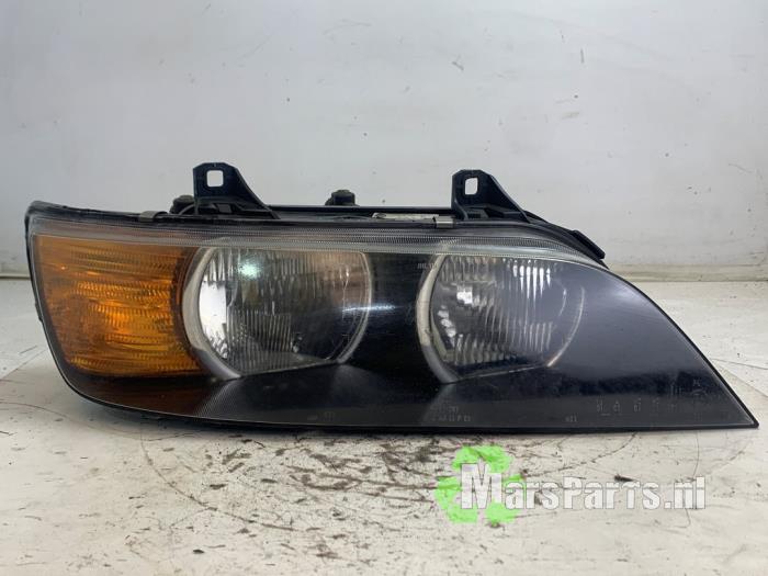 Używane Reflektor prawy BMW Z3 Roadster (E36/7) 1.9 16V Cena € 345,00 Procedura marży oferowane przez Autodemontagebedrijf De Mars