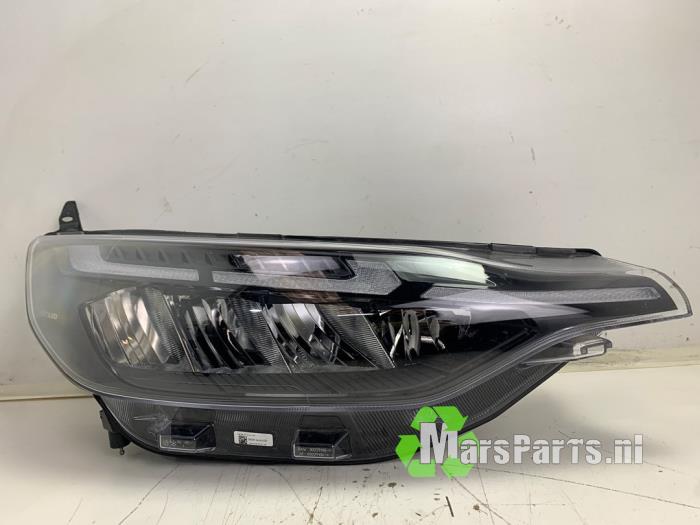 Używane Reflektor prawy Ford Transit Custom 2.0 EcoBlue 136 Cena € 720,00 Procedura marży oferowane przez Autodemontagebedrijf De Mars