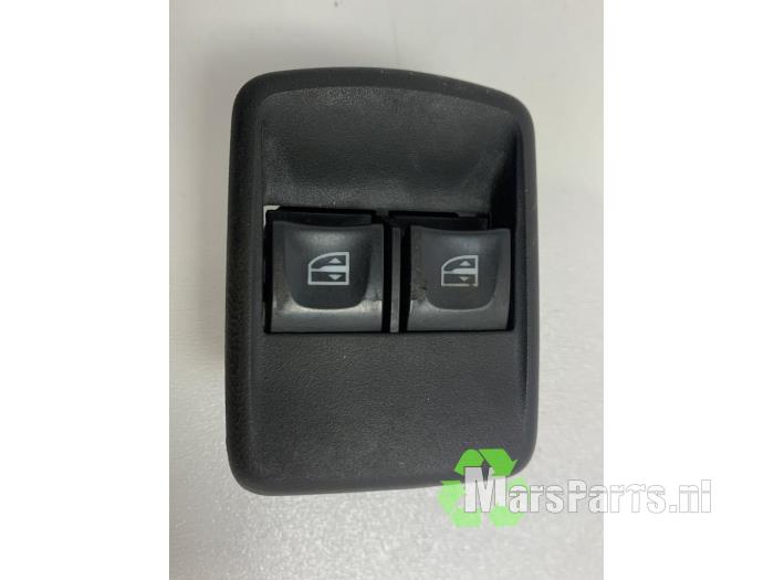 Usados Interruptor combinado de ventanillas Fiat Talento 1.6 EcoJet BiTurbo 125 Precio € 22,50 Norma de margen ofrecido por Autodemontagebedrijf De Mars
