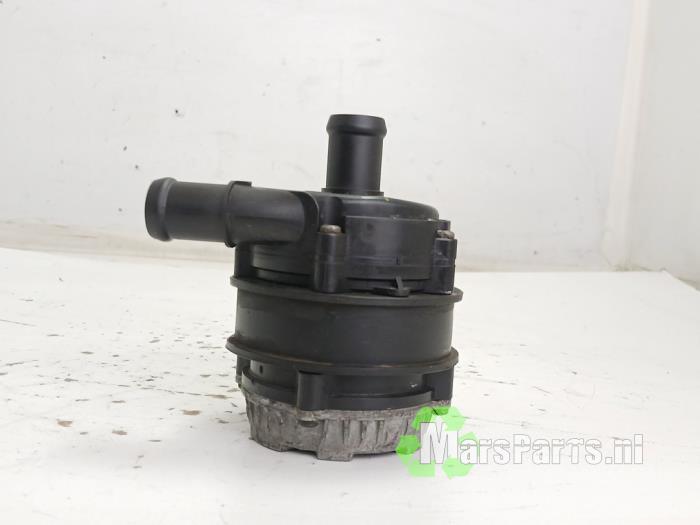 Begagnade Extra vattenpump MG ZS EV 45 kWh Pris € 50,00 Marginaltabell erbjuds av Autodemontagebedrijf De Mars