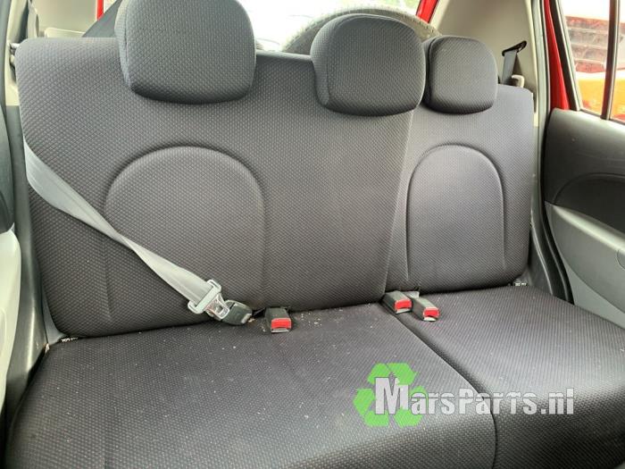 Bakre säkerhetsbälte, höger från en Daihatsu Sirion 2 (M3) 1.0 12V DVVT 2007
