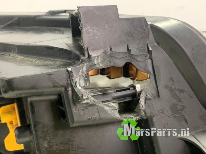 Phare gauche MG ZS EV 45 kWh - 81051110S40