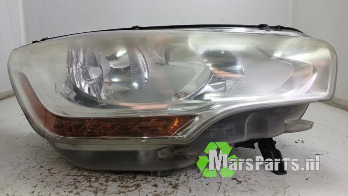 Używane Reflektor prawy Citroen DS4 (NX) 1.6 16V VTi 120 Cena € 151,25 Z VAT oferowane przez Autodemontagebedrijf De Mars