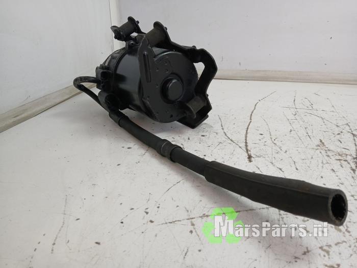 Usagé Pompe de direction BMW Mini (R50/53) 1.6 16V Cooper Prix € 358,00 Règlement à la marge proposé par Autodemontagebedrijf De Mars