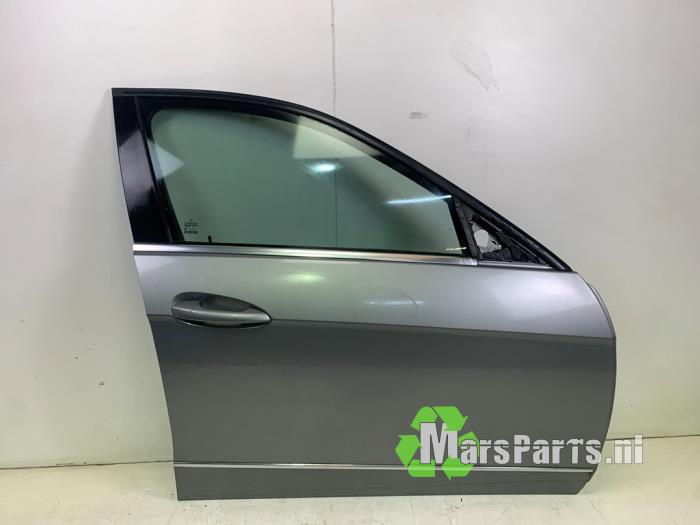 Begagnade Framdörr, 4-dörrars, höger Mercedes E Estate (S212) E-200 CDI 16V BlueEfficiency,BlueTEC Pris € 300,00 Marginaltabell erbjuds av Autodemontagebedrijf De Mars